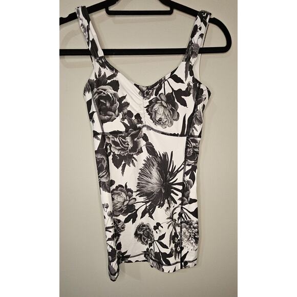 Lululemon Aria Tank II Brisk Bloom Black White Size 4 Yoga - Picture 2 of 7